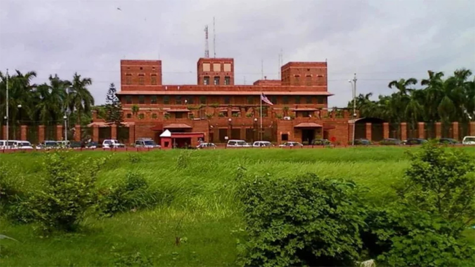 ঢাকায় মার্কিন দূতাবাস কার্যক্রম বন্ধ