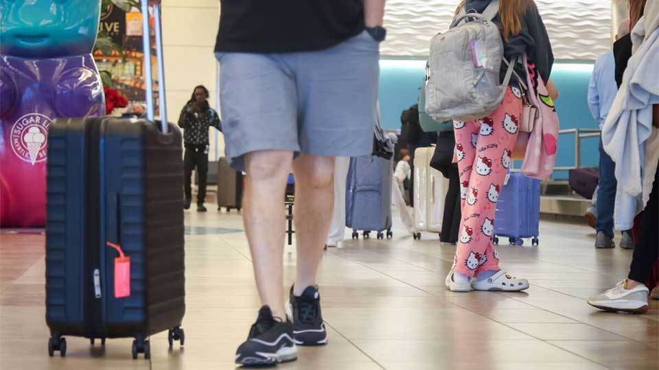 উড়োজাহাজে শালীন পোশাকের পরামর্শ মার্কিন মন্ত্রীর