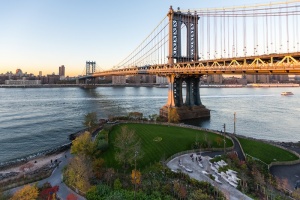 US Secty launches plan to revitalize nation's travel and tourism