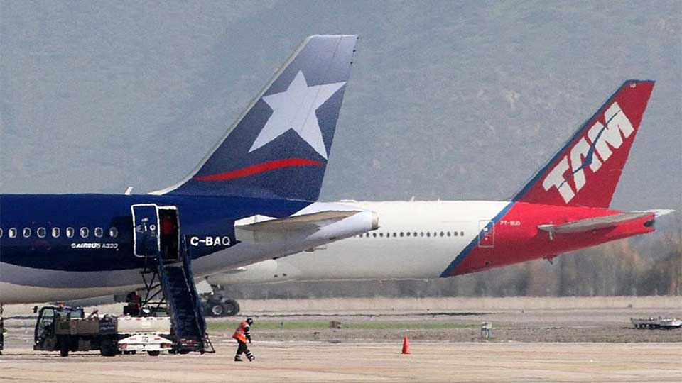 Venezuela bans six airlines amid US tensions