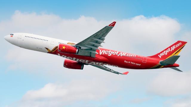 Vietjet will host yoga activities on flights with Indian yoga experts