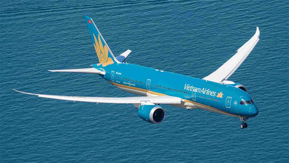 Vietnam Airlines resumes flights to London