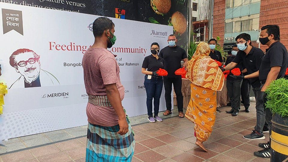 Marriott Int’l BD feeds underprivileged people on National Mourning Day