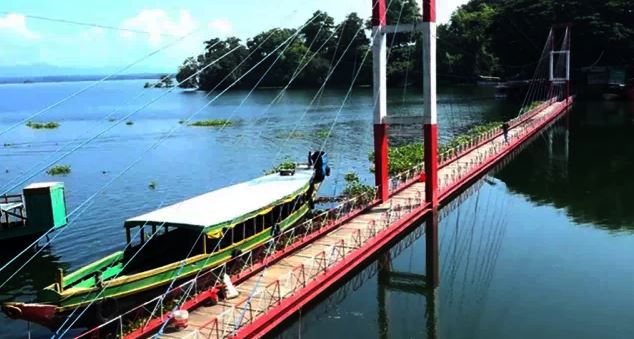 দেড় মাস পর ভেসে উঠেছে রাঙামাটির পর্যটন ঝুলন্ত সেতু