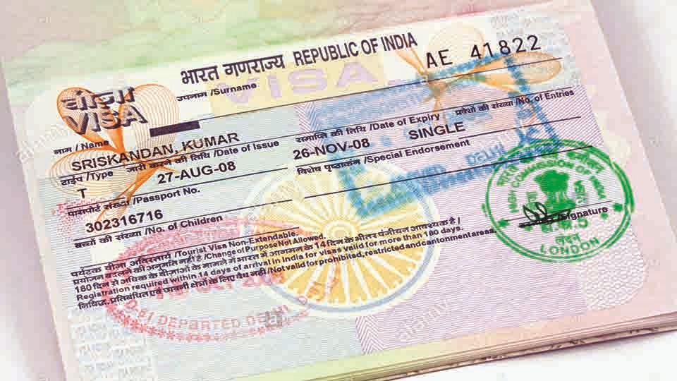 Indian govt plans to resume tourist visas in a phased manner