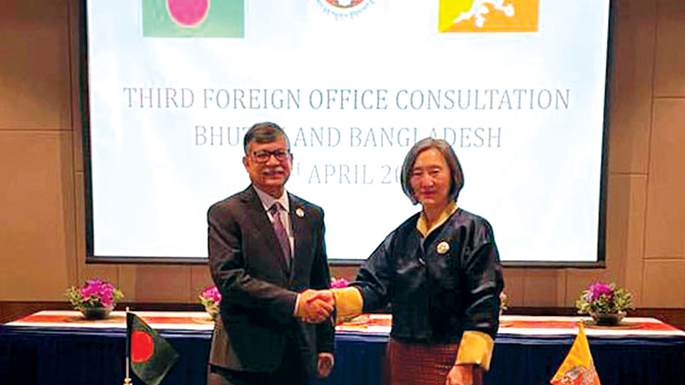 Foreign Secretary urges Bhutan to reduce fees for Bangladeshi travellers