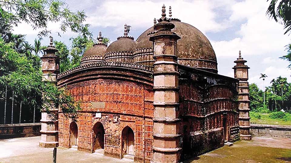 Atiya Mosque : Timeless glory meets ravages of time