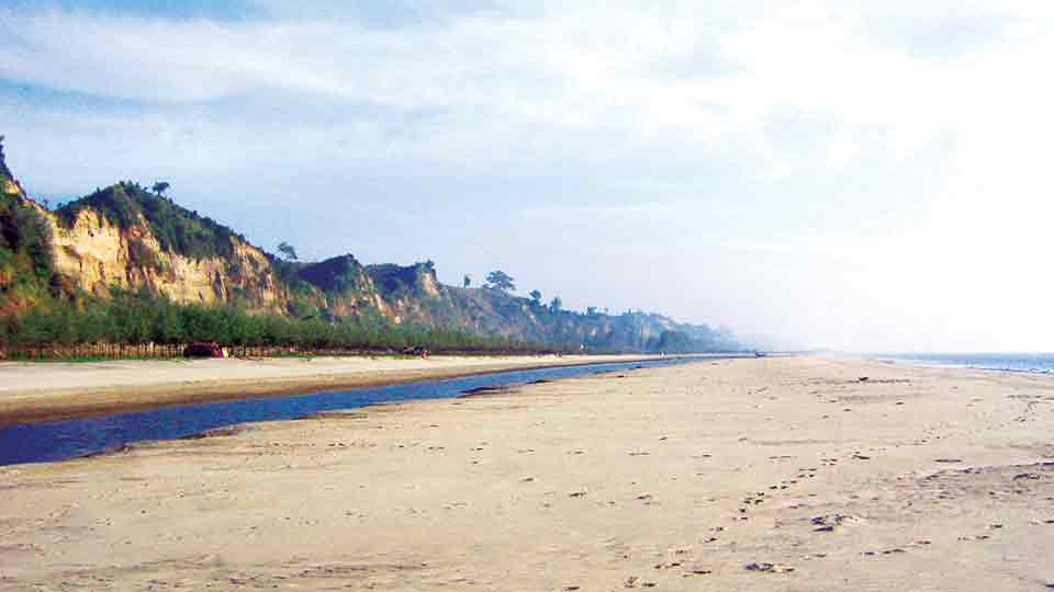 Cox's Bazar turns into ghost town following nationwide unrest