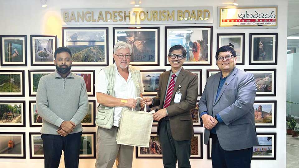 Journey Plus brings journalist from UK to promote Bangladesh internationally