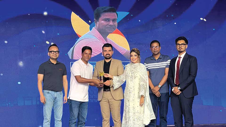 Salahuddin Sumon dubbed 2025's best travel vlogger