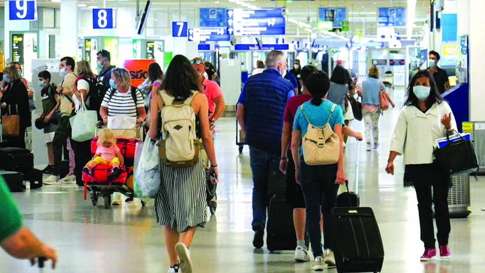 EU lifts entry ban for vaccinated travellers from March 1