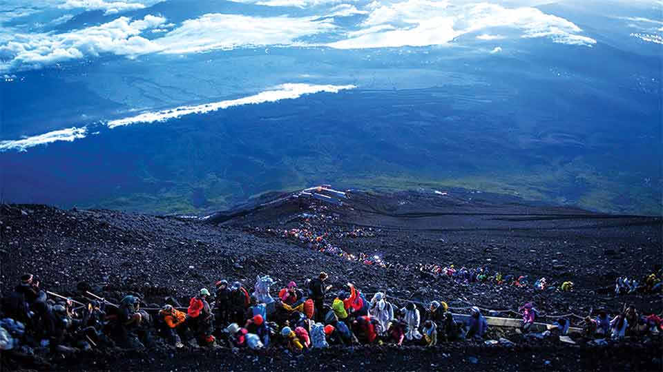 Mount Fuji begins charging JPY 2000 entrance fee to climbers