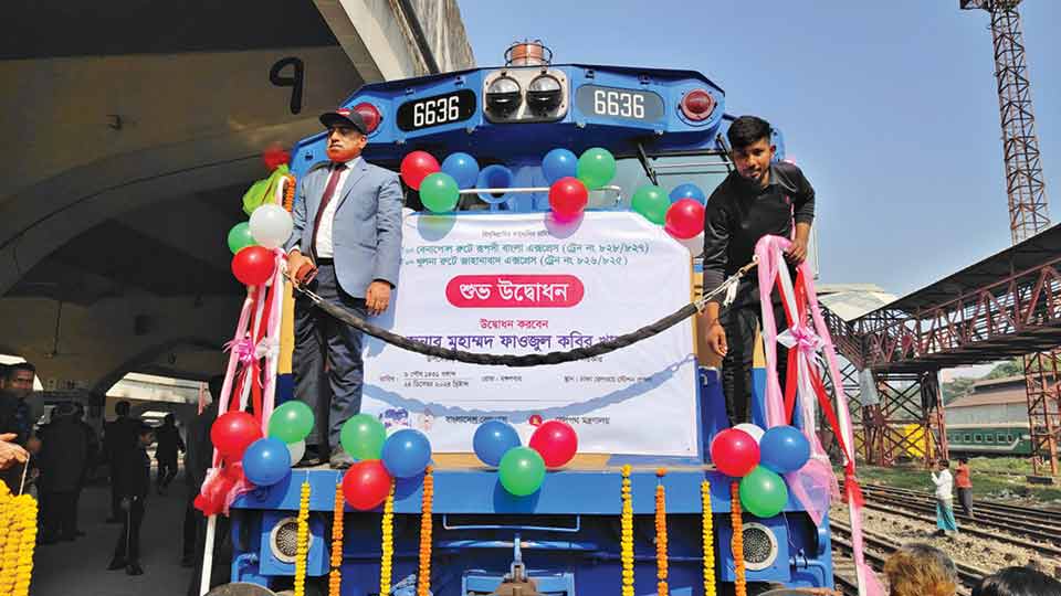 Khulna-Dhaka train service via Padma Bridge underway